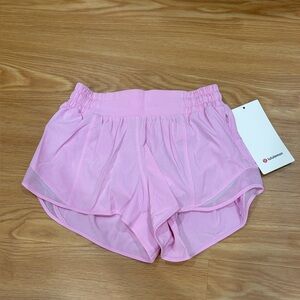 lululemon hotty hot low rise shorts 2.5